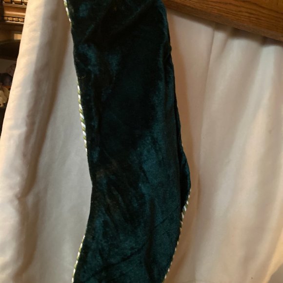 GREEN AN SPARKLING GOLD TRIMMED OUT CHRISTMAS NEW - Picture 3 of 3